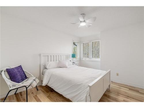 40 Forster Drive, Guelph, ON - Indoor Photo Showing Bedroom