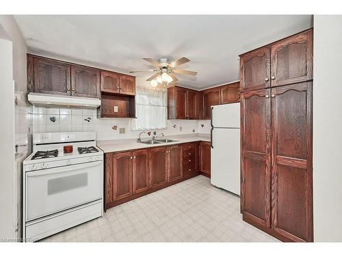 4 Bushmills Crescent, Guelph, ON - Indoor Photo Showing Kitchen With Double Sink