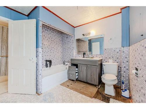 354 Wellington Avenue S, Listowel, ON - Indoor Photo Showing Bathroom
