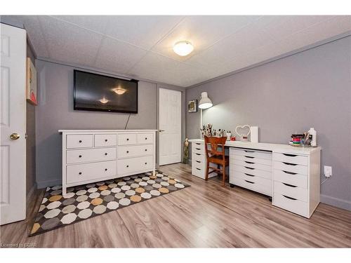285 Main Street W, Dundalk, ON - Indoor Photo Showing Bedroom