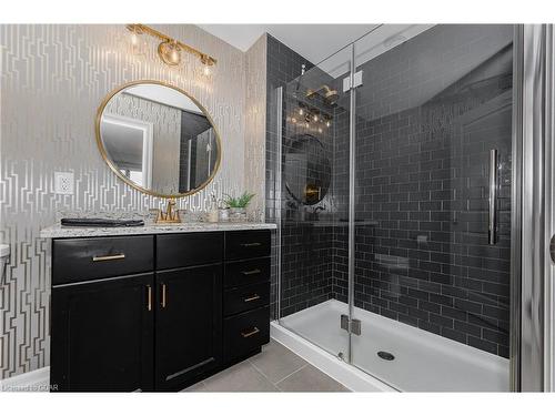 1304-160 Macdonell Street, Guelph, ON - Indoor Photo Showing Bathroom