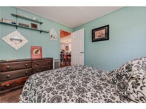 724 Seventh Street, Belwood Lake, ON - Indoor Photo Showing Bedroom