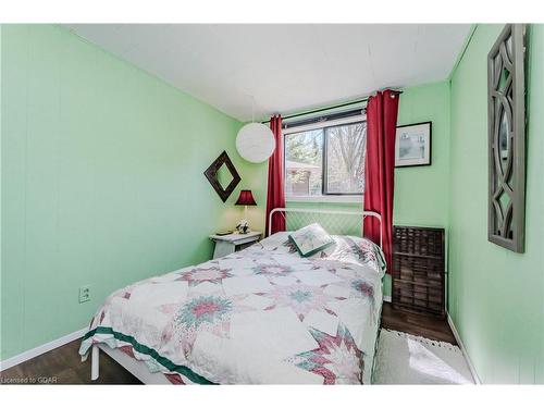 724 Seventh Street, Belwood Lake, ON - Indoor Photo Showing Bedroom
