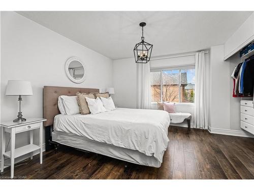 31-50 Strathaven Drive, Mississauga, ON - Indoor Photo Showing Bedroom