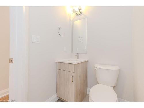 57-143 Elgin Street N, Cambridge, ON - Indoor Photo Showing Bathroom
