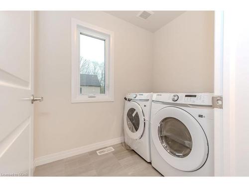 57-143 Elgin Street N, Cambridge, ON - Indoor Photo Showing Laundry Room