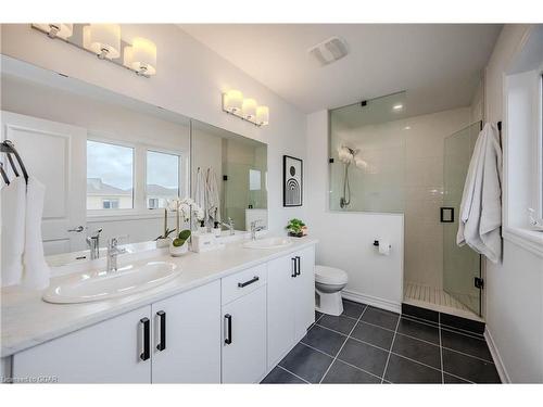 51 Povey Road, Fergus, ON - Indoor Photo Showing Bathroom