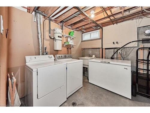 299 Metcalfe Street, Guelph, ON - Indoor Photo Showing Laundry Room