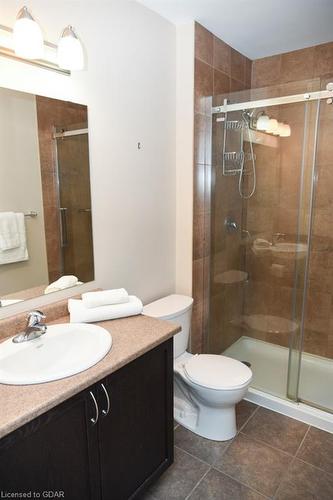 209-2 Colonial Drive, Guelph, ON - Indoor Photo Showing Bathroom