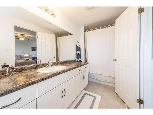 173 Clair Road W, Guelph, ON - Indoor Photo Showing Bathroom