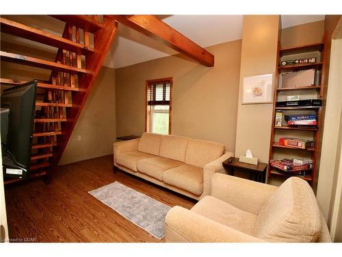 7011 6 Highway, Tobermory, ON - Indoor Photo Showing Living Room