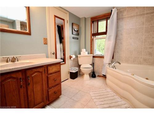 7011 6 Highway, Tobermory, ON - Indoor Photo Showing Bathroom