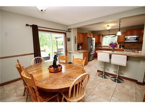 7011 6 Highway, Tobermory, ON - Indoor Photo Showing Dining Room