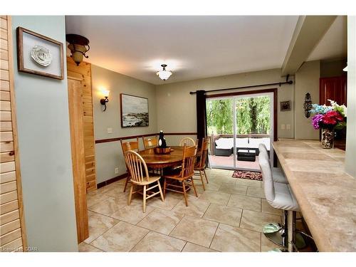 7011 6 Highway, Tobermory, ON - Indoor Photo Showing Dining Room