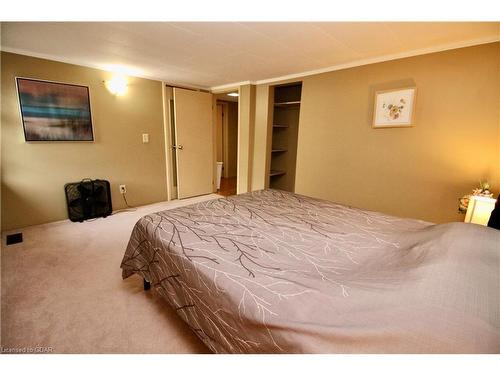 7011 6 Highway, Tobermory, ON - Indoor Photo Showing Bedroom