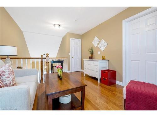 141 Riverwalk Place, Rockwood, ON - Indoor Photo Showing Living Room