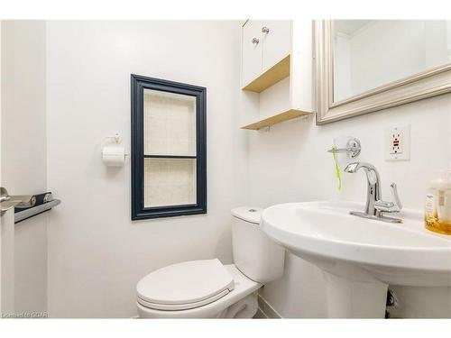 332 Imperial Road S, Guelph, ON - Indoor Photo Showing Bathroom