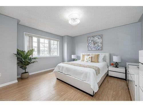 421 Cedar Hedge Road, Milton, ON - Indoor Photo Showing Bedroom