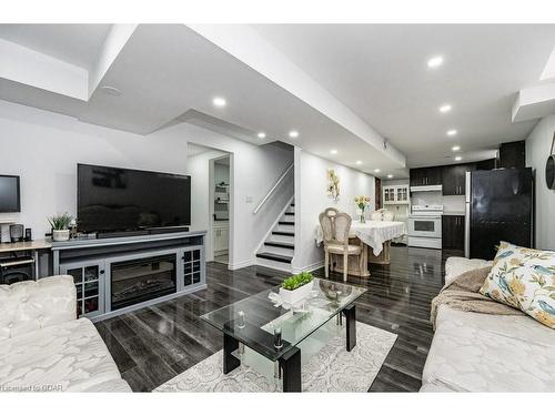 421 Cedar Hedge Road, Milton, ON - Indoor Photo Showing Living Room