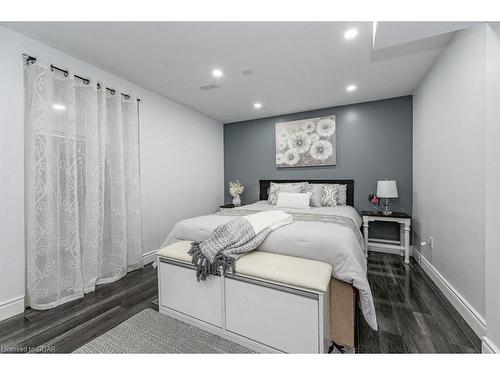 421 Cedar Hedge Road, Milton, ON - Indoor Photo Showing Bedroom