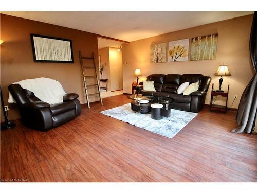 12 Nicholas Street, Tobermory, ON - Indoor Photo Showing Living Room