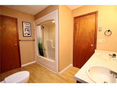 12 Nicholas Street, Tobermory, ON - Indoor Photo Showing Bathroom