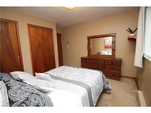 12 Nicholas Street, Tobermory, ON - Indoor Photo Showing Bedroom