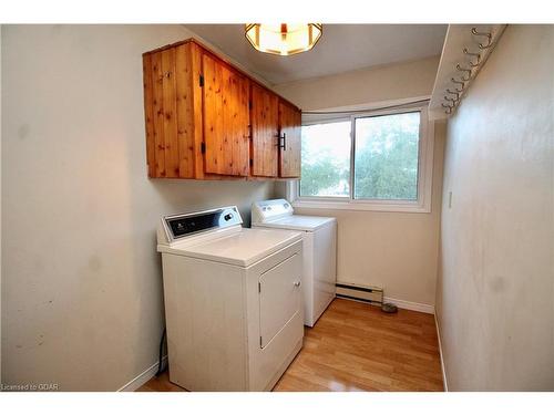 12 Nicholas Street, Tobermory, ON - Indoor Photo Showing Laundry Room