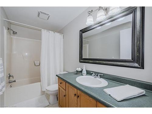 136 Lee Street, Guelph, ON - Indoor Photo Showing Bathroom