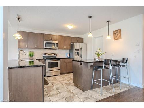 207 Couling Crescent, Guelph, ON - Indoor Photo Showing Kitchen With Stainless Steel Kitchen With Upgraded Kitchen