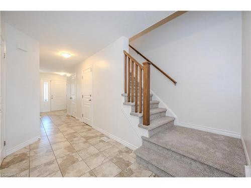 207 Couling Crescent, Guelph, ON - Indoor Photo Showing Other Room