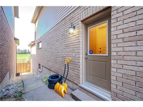 207 Couling Crescent, Guelph, ON - Outdoor With Exterior