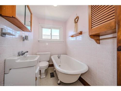 58 Harris Street, Guelph, ON - Indoor Photo Showing Bathroom
