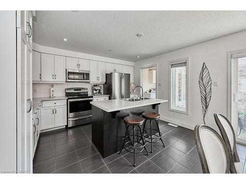 714 Victoria Road N, Guelph, ON - Indoor Photo Showing Kitchen With Upgraded Kitchen