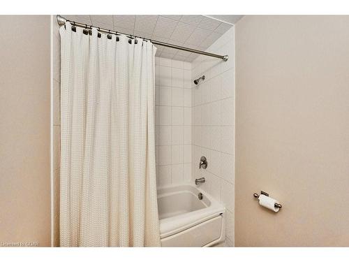 714 Victoria Road N, Guelph, ON - Indoor Photo Showing Bathroom