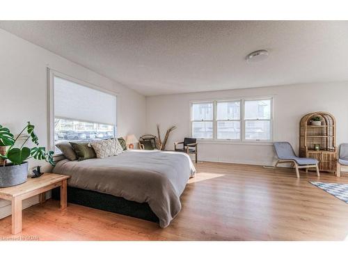 16A-1085 Queens Boulevard, Kitchener, ON - Indoor Photo Showing Bedroom