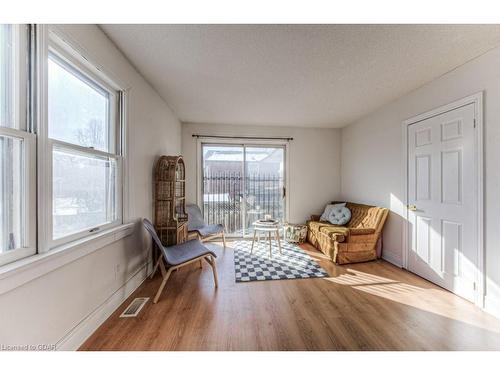 16A-1085 Queens Boulevard, Kitchener, ON - Indoor Photo Showing Living Room