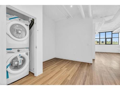 314-120 Huron Street, Guelph, ON - Indoor Photo Showing Laundry Room