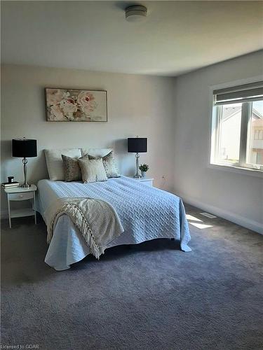 149 Harpin Way E, Fergus, ON - Indoor Photo Showing Bedroom