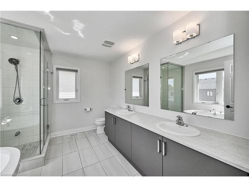 149 Harpin Way E, Fergus, ON - Indoor Photo Showing Bathroom