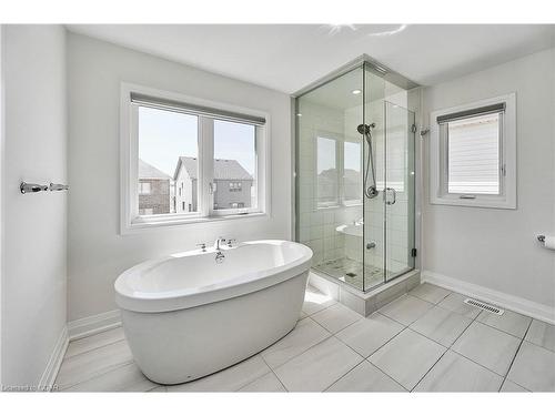 149 Harpin Way E, Fergus, ON - Indoor Photo Showing Bathroom