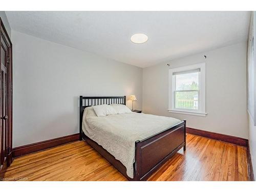 569 Woolwich Street, Guelph, ON - Indoor Photo Showing Bedroom
