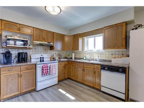 203-497 Birmingham Street W, Mount Forest, ON - Indoor Photo Showing Kitchen