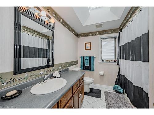 187 Municipal Street, Guelph, ON - Indoor Photo Showing Bathroom