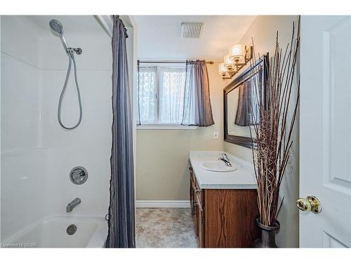 187 Municipal Street, Guelph, ON - Indoor Photo Showing Bathroom