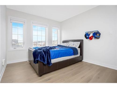 132 Drexler Avenue, Rockwood, ON - Indoor Photo Showing Bedroom