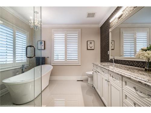3341 Roma Avenue, Burlington, ON - Indoor Photo Showing Bathroom