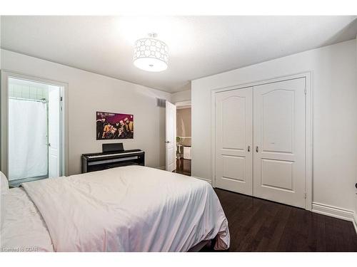 3341 Roma Avenue, Burlington, ON - Indoor Photo Showing Bedroom