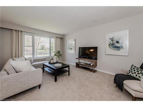 412 Woodlawn Road E, Guelph, ON - Indoor Photo Showing Living Room