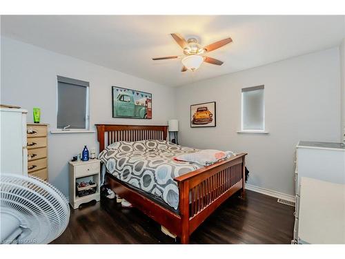 127 Mill Street, Kitchener, ON - Indoor Photo Showing Bedroom